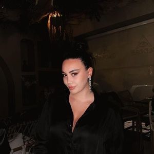 Meet your Posher, Dea